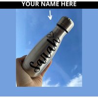 Personalisierte Edelstahl Trinkflasche Aus + Herz - Personalisiertes Geschenk Thermo Flasche Personalisiert von MyBeHappyBoutique