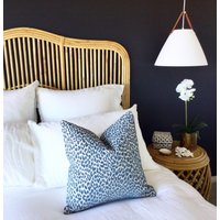 Blauer Wildkatzen Print Kissenbezug von MyBeachsideStyle