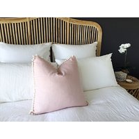 Blush Leinen Pom Kissenbezug Küsten Kissen, 50cm von MyBeachsideStyle