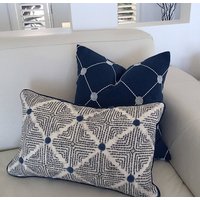 Gestickter Navy Leinen Kissenbezug, Luxe Home Decor Gestickter Navy Leinen Kissenbezug, Luxe Home Decor von MyBeachsideStyle