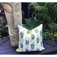 Ananas Outdoor Kissenbezug, Kissen Im Tropical Island Style Ananas Outdoor Kissenbezug, Kissen Im Tropical Island Style von MyBeachsideStyle