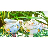 Zuckerdose Mit Milch-/Sahnekännchen Von Hutschenreuther Selb Modell "Juwel" Floralem Dekor Und Goldrand von MyBelovedPieces