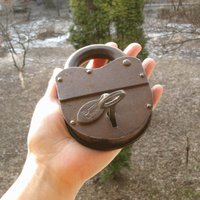 Antikes Vorhängeschloss Mit Schlüssel Rustikale Scheune Aus Metall Antikes Vorhängeschloss Mit Schlüssel Rustikale Scheune Aus Metall von MyBootSale