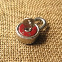 Kleines Antikes Vorhängeschloss Mit Schlüssel Rustikale Bauernhaus-Dekor | 23 X 40 Mm von MyBootSale