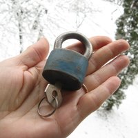 Kleines Antikes Vorhängeschloss Rustikales Hochzeit Liebesschloss Mit Schlüssel Kleines Antikes Vorhängeschloss Rustikales Hochzeit Liebesschloss Mit Schlüssel von MyBootSale