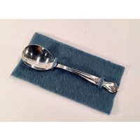 Reduziert - Vintage Tafelsilber Von Wm. Rogers Mfg., Co. Extra Teller Original Rogers Zuckerlöffel Im Magnolienmuster von MyClassiCupboard