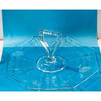 Wunderschönes Achteckiges Tablett Aus Geätztem Blümchen Glas Mit Griff - Geschenk Wunderschönes Achteckiges Tablett Aus Geätztem Blümchen Glas Mit Griff - Geschenk von MyClassiCupboard