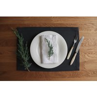 Rein Leinen Platzsets in Dunkelgrauer Farbe. Rein Leinen Platzsets. Natürliche Weihnachtssets. Elegante Geschenkidee von MyDearLinen
