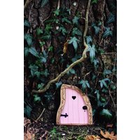 Feentür "Nanda' in Rosa | Für Baum Outdoor-Dekor Feengarten Märchentür Tür Der Zahnfee Geschenk von MyFairytaleDoors