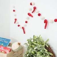 Zuckerstange Filzkugel Weihnachtsgirlande | Handgemachte Candy Cane Treppe Wimpelkette Für Weihnachten von MyFeltingHeart