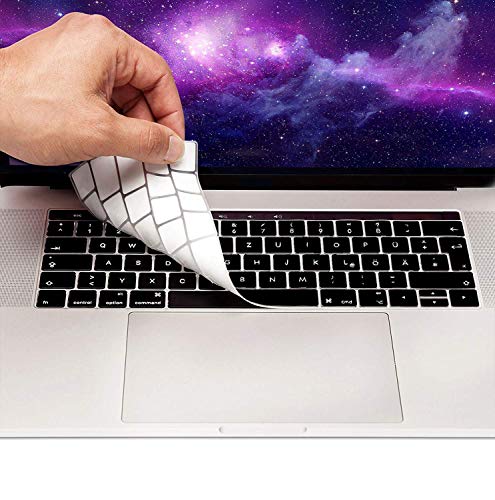 MyGadget Tastaturschutz QWERTZ für Apple MacBook Pro 13 & 15 Zoll (ab 2016 bis 2020 - Touchbar) - Folie für deutsche Tastatur - Keyboard Cover - Schwarz von MyGadget