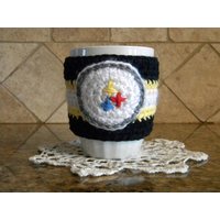Handgemachte Häkeln Pittsburgh Steelers Inspirierte Tasse Gemütlich Handgemachte Häkeln Pittsburgh Steelers Inspirierte Tasse Gemütlich von MyHookKnook