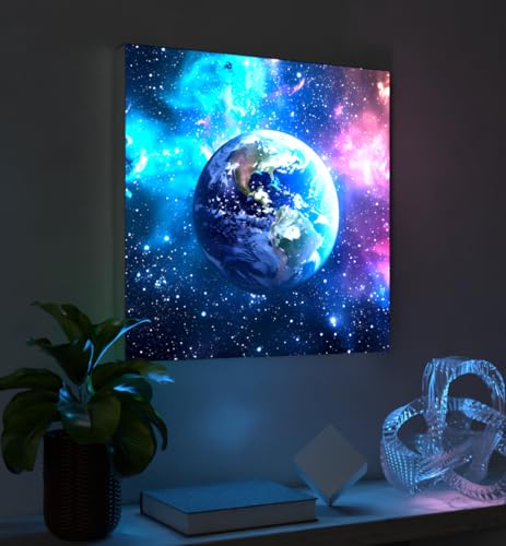 MyMaxxi - Pixlip Poster Erde und Galaxie Wandbild Design Wand Dekoration, Fotografik Mehrfarbig Leuchtrahmen - Erde, 60x60 cm, Rahmen: Leuchtrahmen inkl. Druck von MyMaxxi