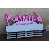 Geschenk Für Gymnastik Name Holz Medal Halter Sport Trophäe Regal Medaille Aufhänger Benutzerdefinierte Display Organizer Rack Custom von MyNiceWood