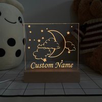 Personalisierter Name Nachtlicht Mond Stern Personalisiertes Schlafzimmer Dekor, Holzsockel Gelb Und Weiß Lampe, Geburtstagsgeschenk Für Kinder von MyPersonalizedLight