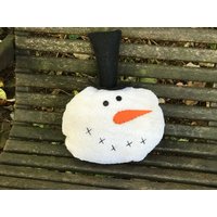 Primitiver Kopf Des Schneemanns Mit Hut-Kissen Primitiver Kopf Des Schneemanns Mit Hut-Kissen von MyPrimitiveCrafts