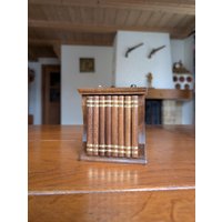 Vintage 1970Er Jahre Untersetzer Set Im Bücher Regal Design Mit 8 Korkuntersetzern Retro Bar Dekor von MySwissFind