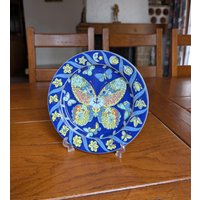 Bopla Langenthal Vintage Porzellanteller in Blau Mit 90Er Jahre Schmetterling Kitsch Design Aus Der Schweiz Als Farbenfrohe Tischdekoration Bopla Langenthal Vintage Porzellanteller in Blau Mit 90Er Jahre Schmetterling Kitsch Design Aus Der Schweiz Als Farbenfrohe Tischdekoration von MySwissFinds