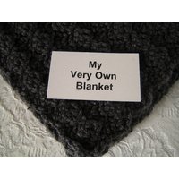 Dunkelgraue Handgehäkelte Babydecke von MyVeryOwnBlanket