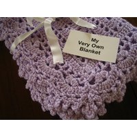 Mauve Lace Hand Gehäkelte Babydecke von MyVeryOwnBlanket