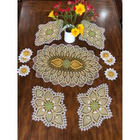 Gehäkeltes Tischset Set | 9Er Set| Deckchen Gedecke Florale Tischdekoration Bauernhaus Dekor Hochzeitsgeschenk Abschlussgeschenk von MyVintageSoulByRuth