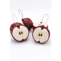 Handgemachter Filzapfel - Hängende Apfelhälfte Aus Wolle Filzdeko Für Weihnachten, Herbst Und Das Ganze Jahr von MyWoolenFriends