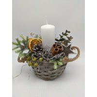 Weihnachtsgesteck Adventsgesteck Weihnachten Kerze Orangenscheiben Stern Zapfen Weiß Weihnachtsgesteck Adventsgesteck Weihnachten Kerze Orangenscheiben Stern Zapfen Weiß von MyfleurDE