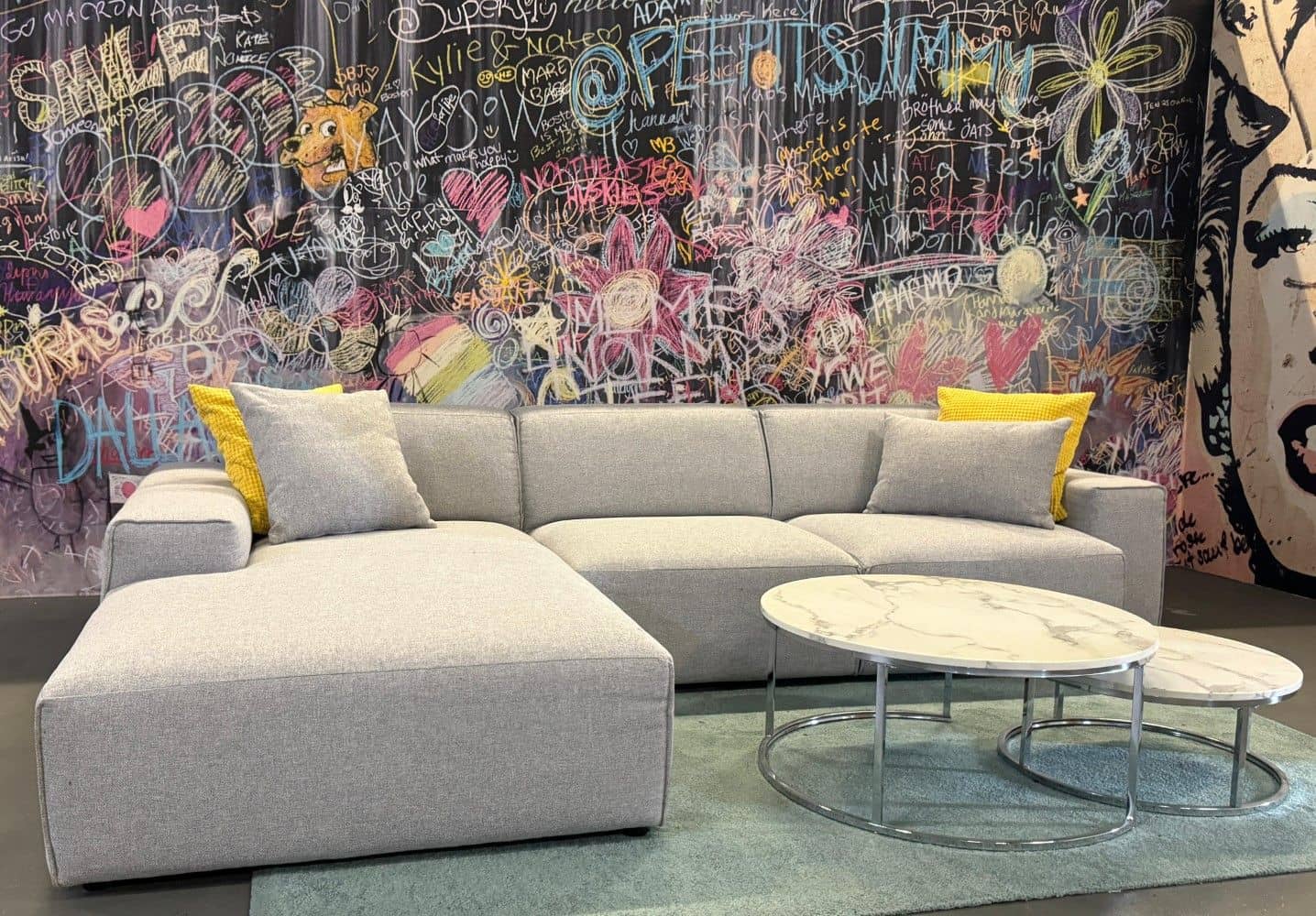 Ecksofa Airport Hellgrau – mit Kedernaht & Flachgewebe von Myhomelando Sofort