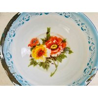 Yamata Emaille Ware Floral Inside Bright Mixing Servierschale von Mymillienroses