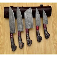 Handgemachtes Damaskus Koch Set Von 5 Stück Mit Leder, Damaskus Messer Set, Damaskus Chef Messer, Vollküche Set, Neu Design von MyvinylsWorld