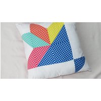 Tulpen Gesteppte Kissen, Polka Dot Blumen Bettwäsche | 16x16 Tulpen Gesteppte Kissen, Polka Dot Blumen Bettwäsche | 16x16 von MzGeezCreations