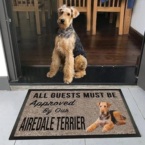 NA Alle Gäste müssen von unserem Airedale Terrier für drinnen und draußen genehmigt Werden. Fußmatte, warmes Hausgeschenk, Willkommensmatte, Geschenk für Hundeliebhaber von N\\A