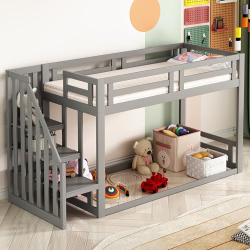 NADEUSAK Kinderbett 90 x 200 cm Etagenbett Niedrig Massivholz Grau mit Sicherheitstreppe Lattenrost Ohne Matratze NADEUSAK Kinderbett 90 x 200 cm Etagenbett Niedrig Massivholz Grau mit Sicherheitstreppe Lattenrost Ohne Matratze von NADEUSAK