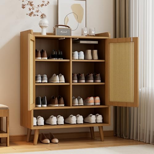 NADEUSAK Schuhschrank Rattan - 2 Türen 5 Regalböden - Flur Möbel mit Holzgriffen Massivholzbeinen - Maße B80 H105 T35 cm NADEUSAK Schuhschrank Rattan - 2 Türen 5 Regalböden - Flur Möbel mit Holzgriffen Massivholzbeinen - Maße B80 H105 T35 cm von NADEUSAK