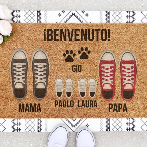 Fußmatte Personalisiert | Gestalte deine Fußmatte mit deiner ganzen Familie und eurem Hund | 70 x 40 cm | Lustige und originelle Fußmatten aus 100% Kokosfaser | Familie von 4 + Hund von NANNUK Baby creations