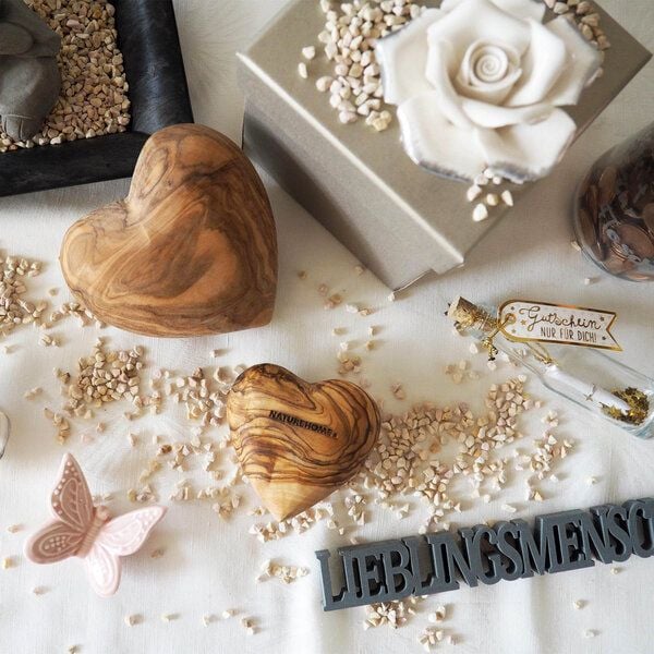 NATUREHOME Deko-Herz Handschmeichler Olivenholz Set 5 + 10 cm von NATUREHOME
