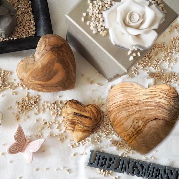 NATUREHOME Deko-Herzchen Handschmeichler Olivenholz Set 5 + 7 + 10 cm von NATUREHOME