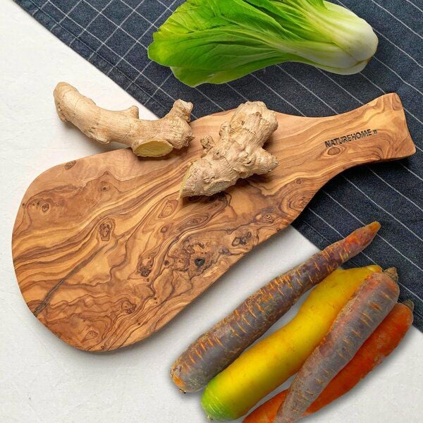 NATUREHOME Paddle Board Rustikales Schneidebrett Olivenholz mit Griff 30cm Handarbeit von NATUREHOME