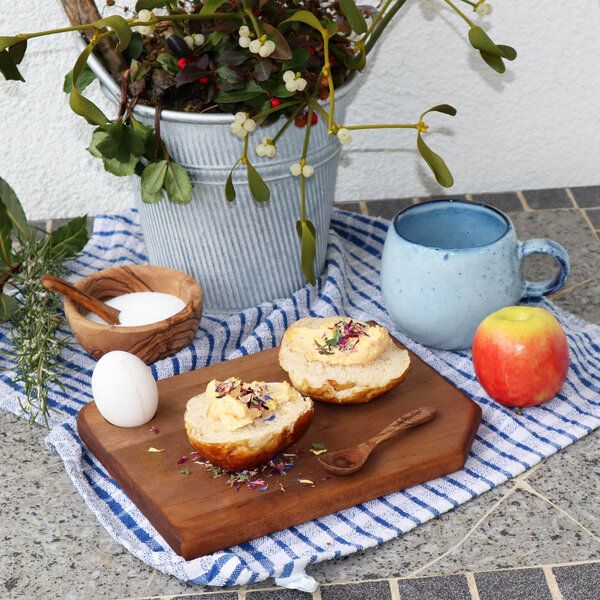 NATUREHOME Schneidebrett Frühstücksbrett Holz Massiv mit Eierbecher von NATUREHOME