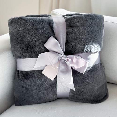 NAYA Studios® Kuscheldecke flauschig - extra warme Felldecke aus Kunstfell - 150x200 cm Wohn- & Kuscheldecken - Dicke Sofadecke Couchdecke - Sofadecken für Sitzfläche - Dicke Kuscheldecke Anthrazit von NAYA Studios