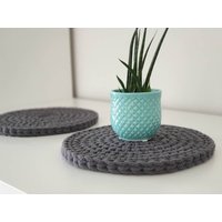 Topfuntersetzer Gehäkelt, Tischset Rund, Runde Platzdeckchen, Gefertigt Aus Dem Recycelten Baumwollgarn, Einzeln Oder in 2Er Set von NAYAMADE