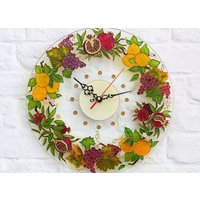 Küchen Wanduhr Handbemalt Mit Zitronen, Trauben Und Reifem Granatapfel - Mediterrane Glasmalerei Obst Wanddekor von NBHandicraft