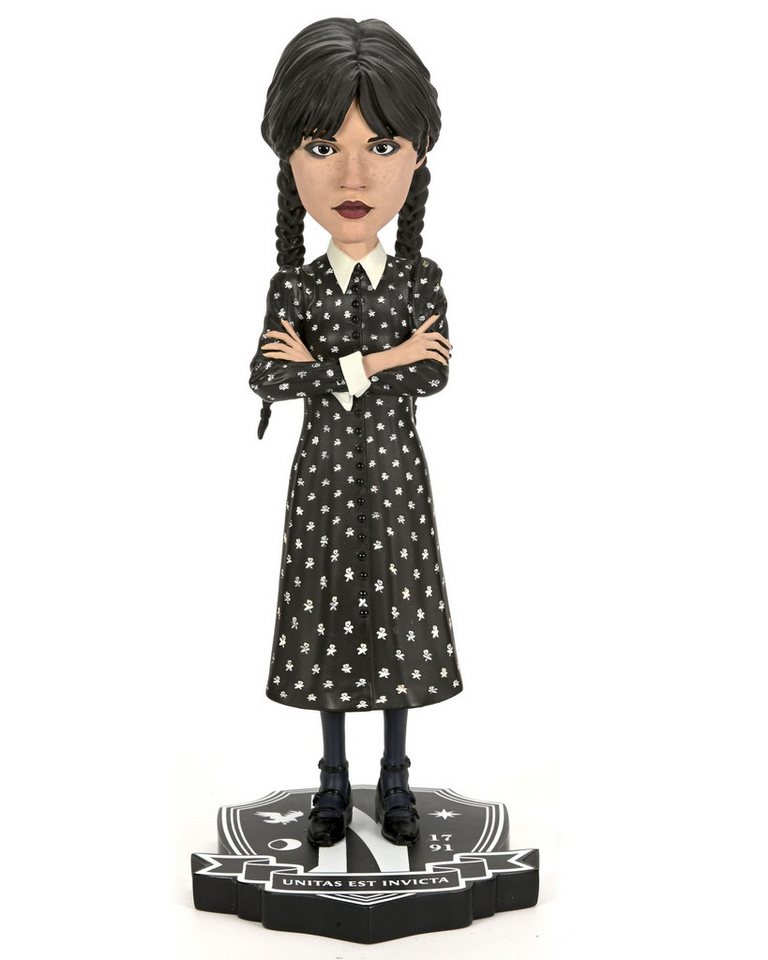 NECA Dekofigur Wednesday Head Knocker Wackelkopf-Figur Wednesday Addams 21 cm (1 St), aus hochwertigem Resin gefertigt von NECA