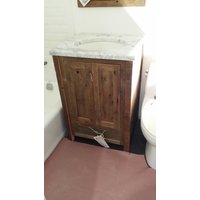 Scheunenholz Badezimmer Eitelkeit von NEFStudio