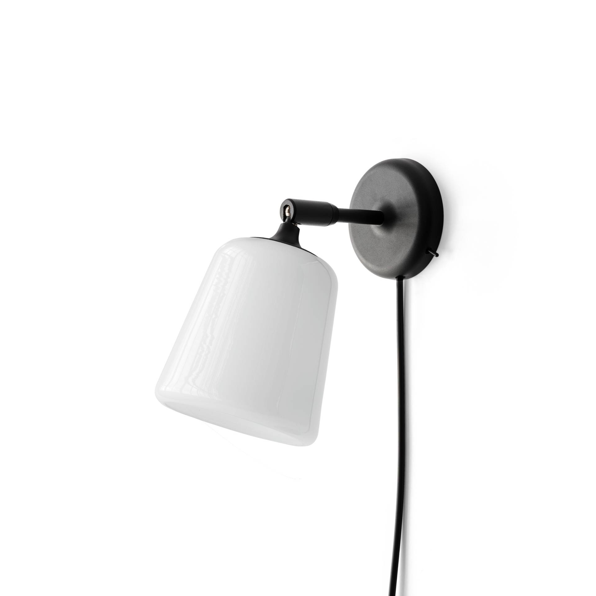 NEW WORKS // MATERIAL WALL LAMP - WANDLAMPE | WHITE OPAL GLASS | WEIß von NEW WORKS