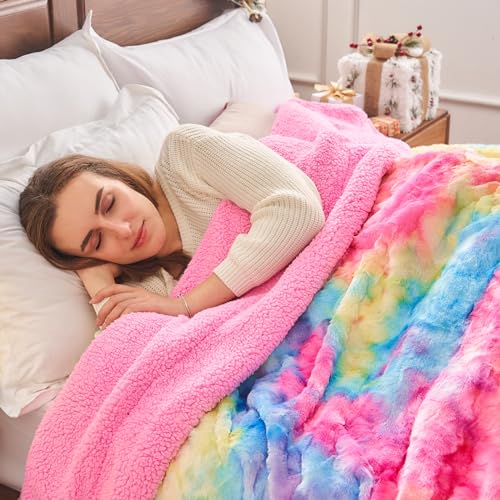 NEWCOSPLAY Super weiche Kunstfell-Überwurfdecke, Premium-Sherpa-Rückseite, warm und gemütlich, Überwurf, dekorativ für Schlafzimmer, Sofa, Boden (dunkler Regenbogen, Twin, 152,4 x 203,2 cm) von NEWCOSPLAY