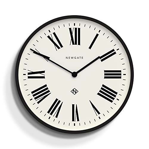 NEWGATE® Italienische Wanduhr mit der Zahl DREI – runde Uhr – Küchenuhr – Uhren für Wohnzimmer – Bürouhr – Modernes Gehäuse – römische Ziffern – Bahnhofsuhr (schwarz) von NEWGATE