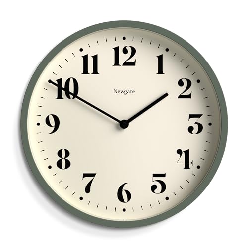 NEWGATE® Moderne Wanduhr mit Zahl 4 – kleine Wanduhren – runde Uhr – Küchenuhr – Uhren für Wohnzimmer – Bürouhr – modernes Gehäuse – minimalistisches Zifferblatt (Spargelgrün) von NEWGATE