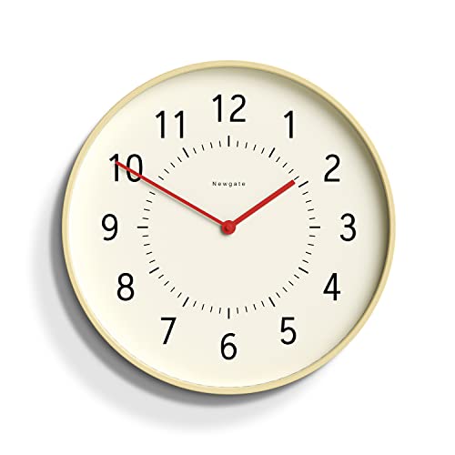 NEWGATE® Monopoly Sperrholz-Wanduhr – runde Uhr – Küchenuhr – Uhr für Wohnzimmer – Moderne skandinavische Uhr – Sperrholzgehäuse – arabisches Zifferblatt (rote Zeiger) von NEWGATE