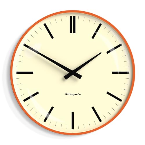 NEWGATE® Radio City Retro-Wanduhr Wanduhren – runde Uhr – Küchenuhr – Uhren für Wohnzimmer – Bürouhr – gewölbtes Glas – Metallgehäuse – mittelgroße Uhr – Markierungszifferblatt – Mattorange von NEWGATE